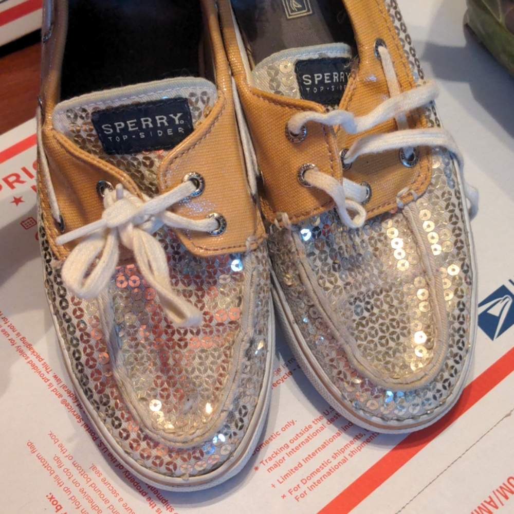 🔥🔥 TRADED WITH @lovemealways86🔥 DO NOT BUY!🔥🔥Sperry gold